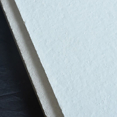 Mineralplatten mit Pulverbeschichtung und feuerfeste Materialien