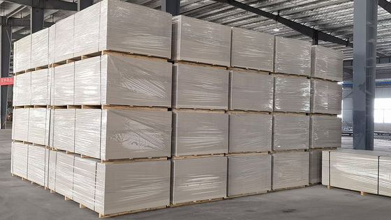 60x60 Holz-Optik-Sterne-Deckenplatte Mineralfaserteile mit polierter Oberfläche